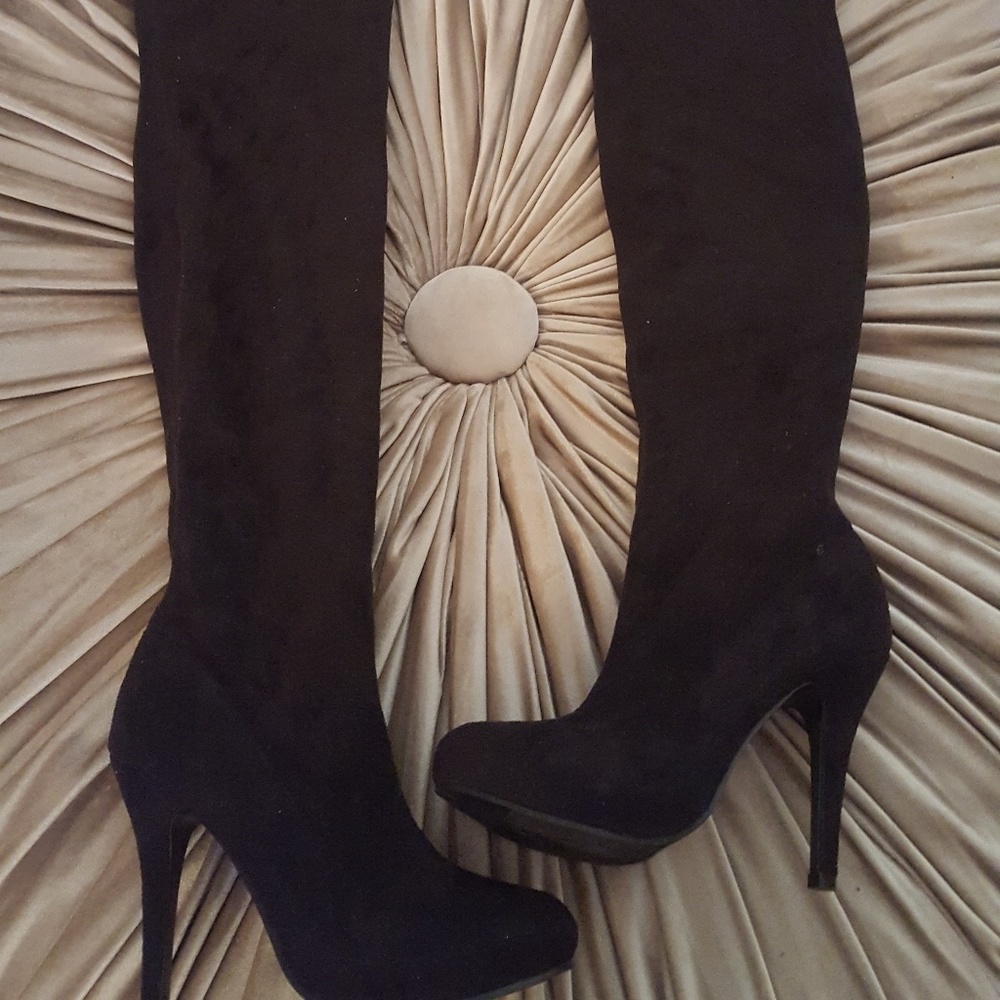 HOT!!! Black suede thigh high boots!!!